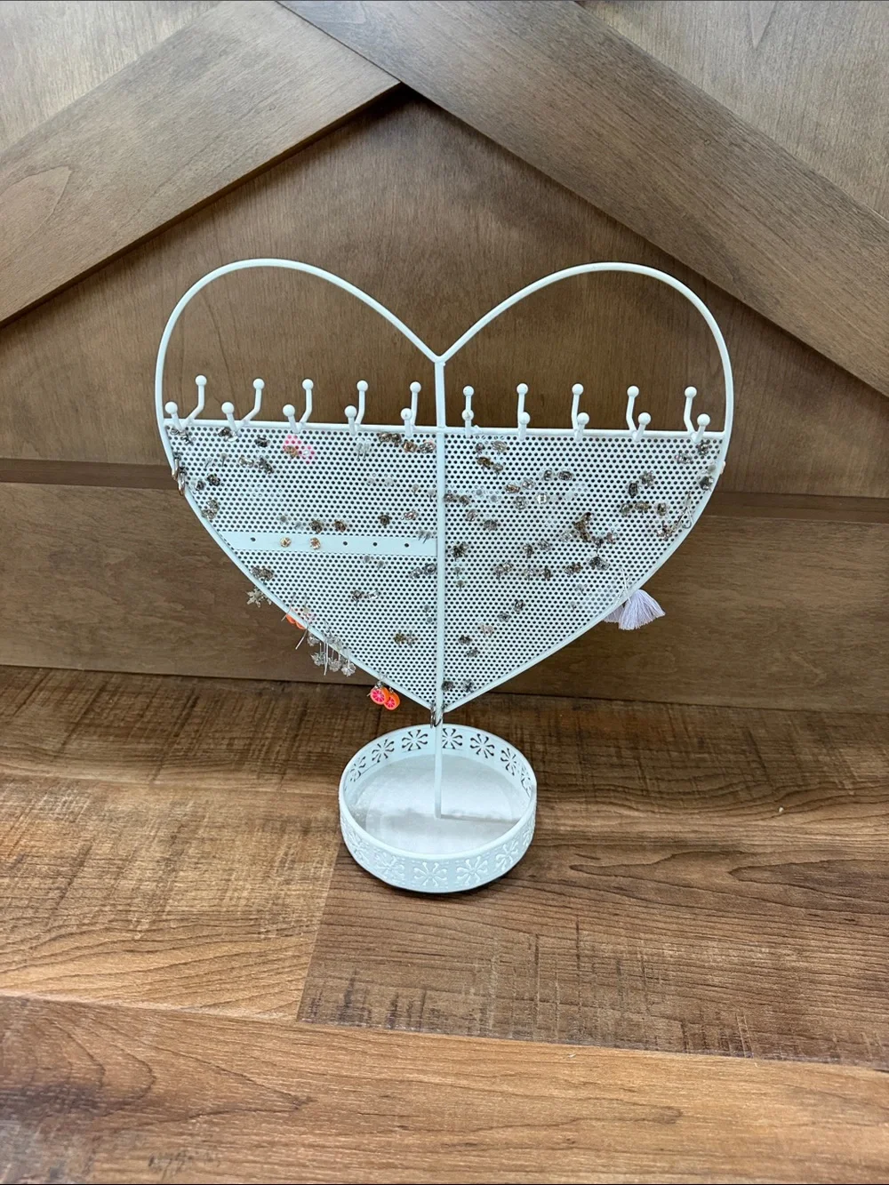White Heart-Shaped Jewelry and Earring Organizer Stand